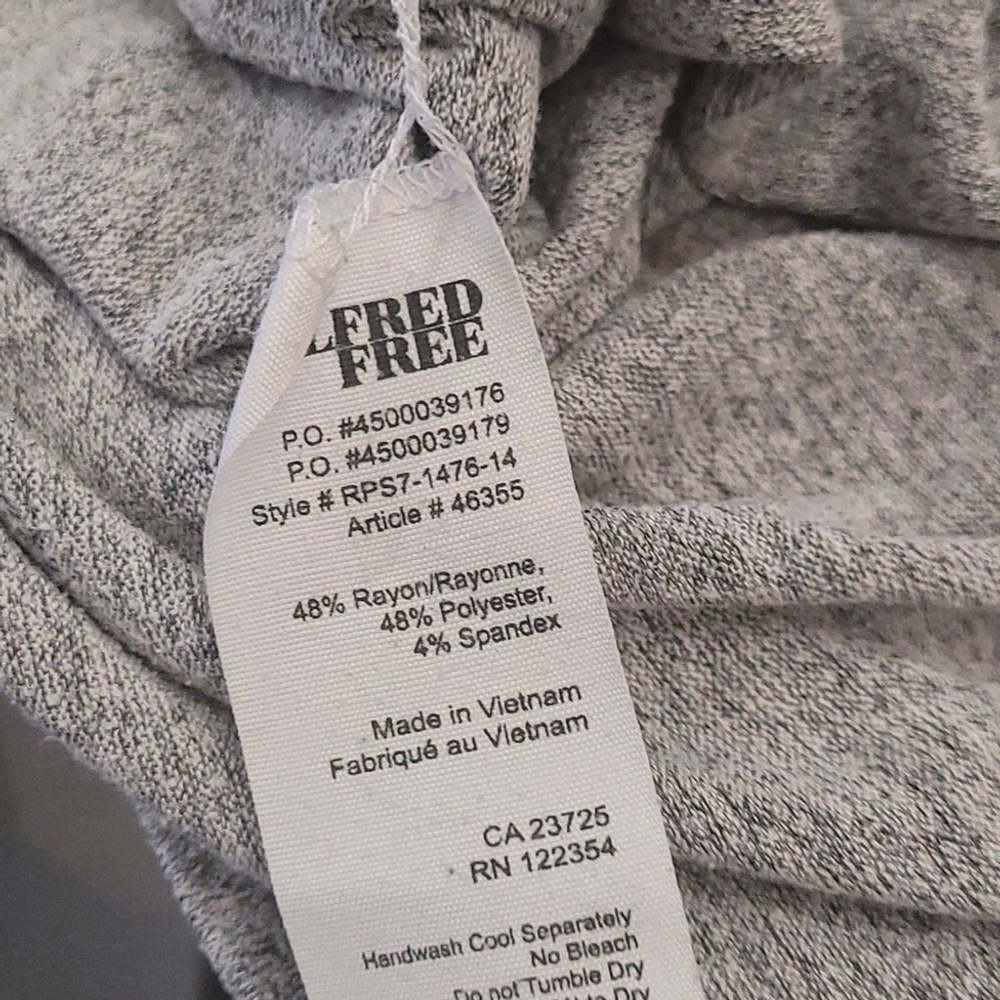 aritzia Wilfred Sweater - Picture 5 of 5